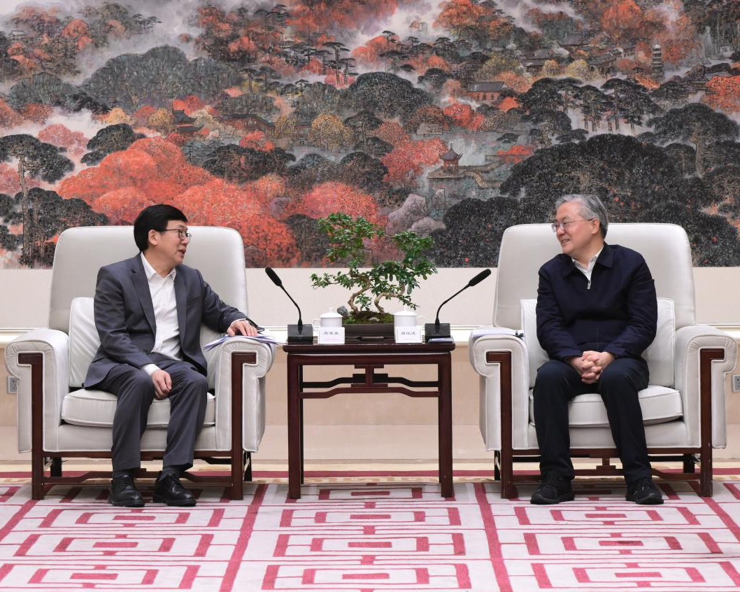 廖家生与南京市委书记周红波座谈